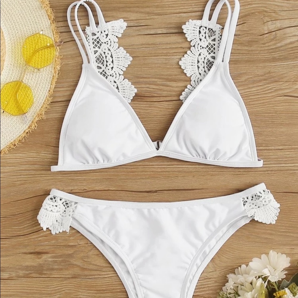 Triangle lace bikini